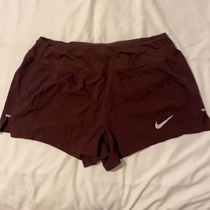 maroon nike shorts